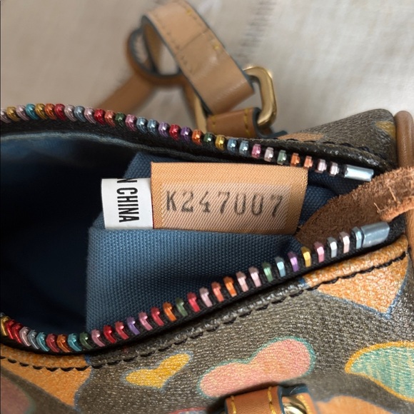 VINTAGE Dooney & Bourke Scribble Hearts Mini Barrel bag - Picture 8 of 12